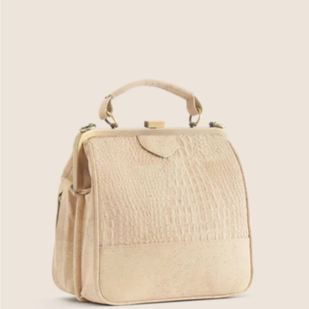 Laflore Paris Bebebark Handbag, NWT w/bamboo handles